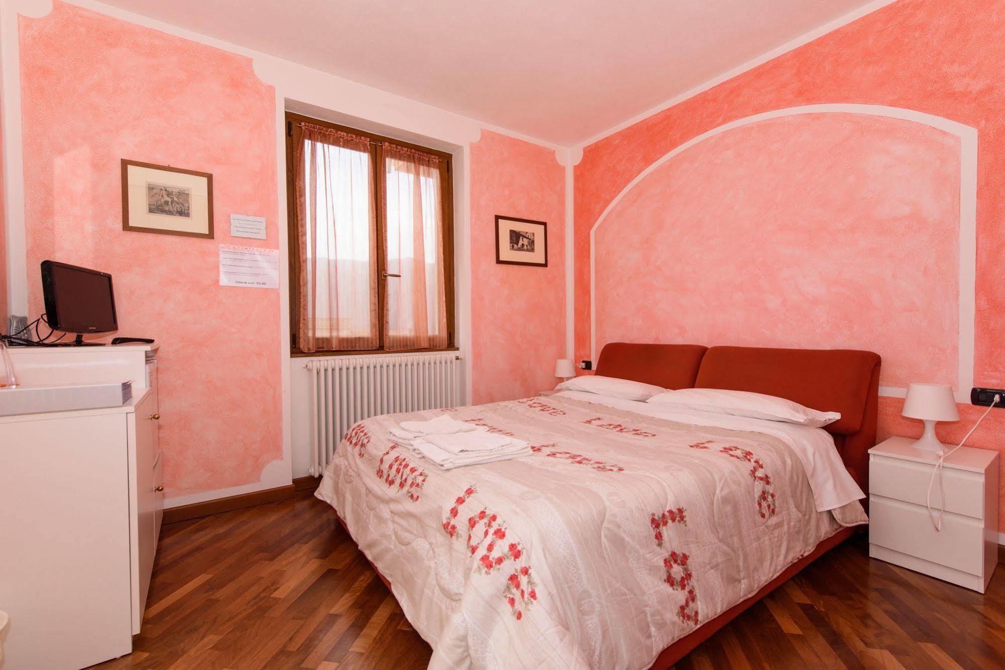 B&B-Foresteria Casa Della Musica Lake Como Mandello del Lario Exterior foto